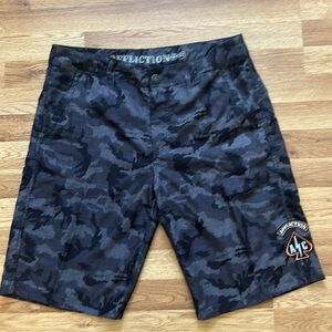 Men’s Affliction Cargo Shorts 33”